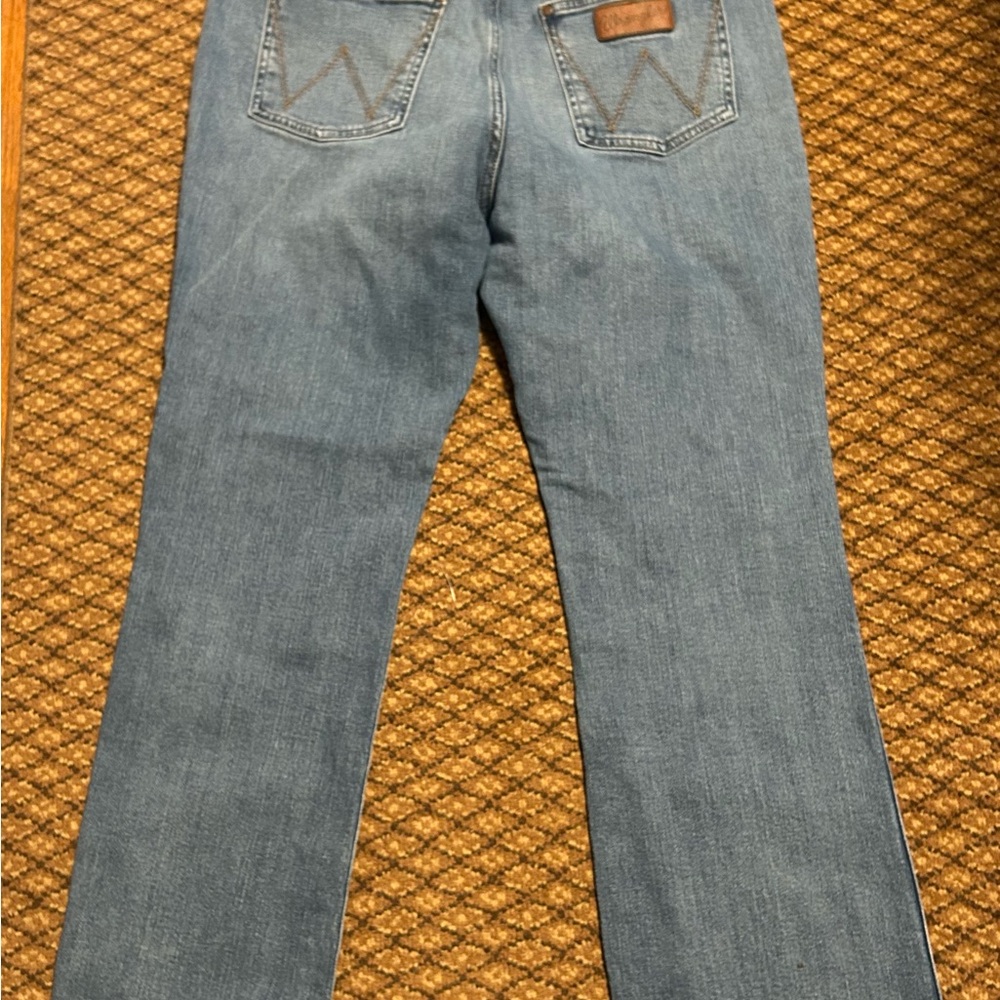 Wrangler Blue Retro Style  Leg Jeans with V-Stitch